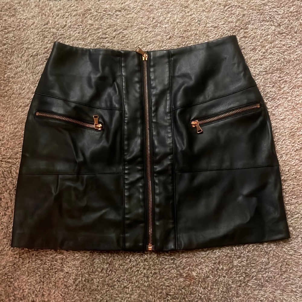 Kendall and Kylie XS leather skirt GREAT CONDITION